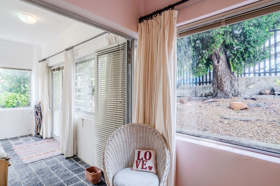 3 Bedroom Property for Sale in Vredehoek Western Cape